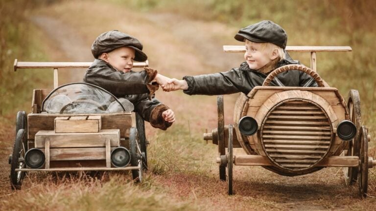 15 Forgotten Manners That Once Shaped a Georgian’s Childhood