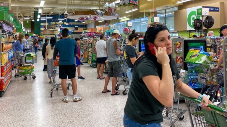 14 Rude Publix Behaviors That Make You the Shopper Every Floridian Dreads
