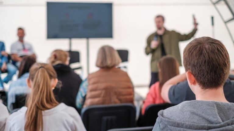 16 Rude Town Hall Behaviors That Make Georgians Roll Their Eyes