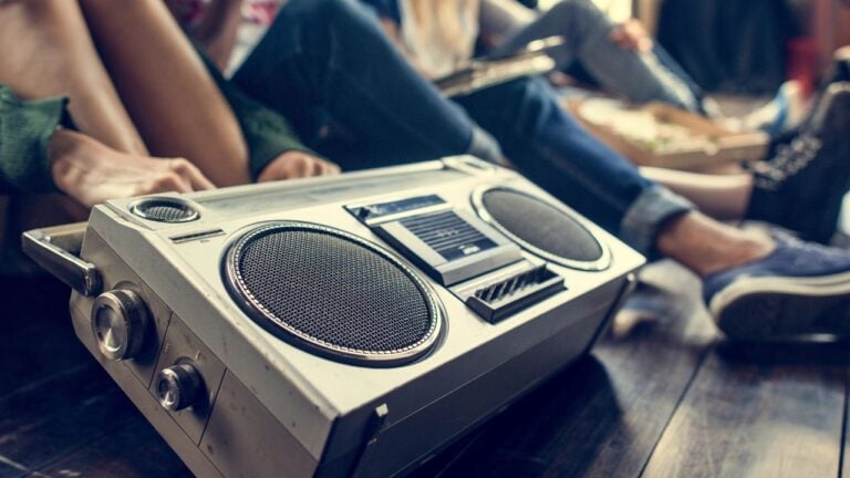 17 Iconic Things That Transport Iowans Back to the ’80s