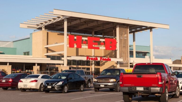 12 H-E-B Shopping Secrets Texans Know That Outsiders Don’t