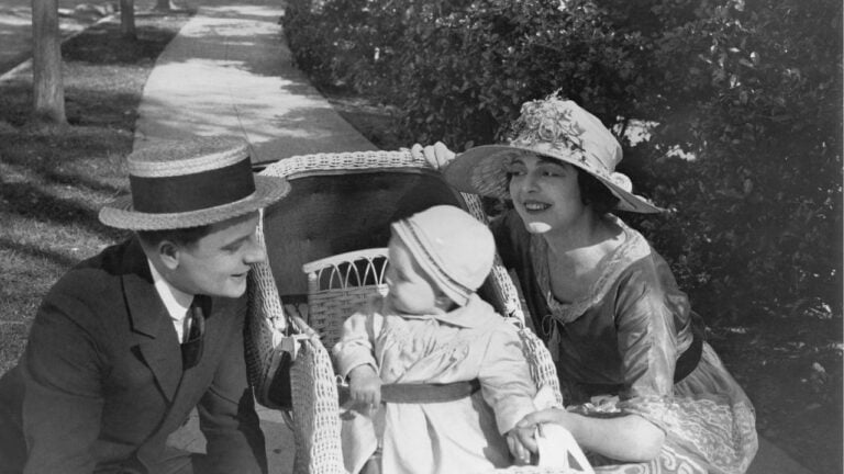 15 Old-School Weekend Traditions That Quietly Vanished From American Life