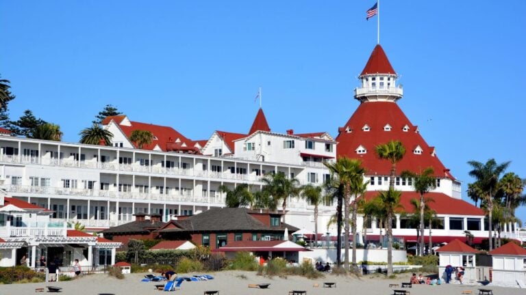 11 Historic Hotels Across the U.S. That Feel Like the Past, And They’re Still Open to Nevada Guests