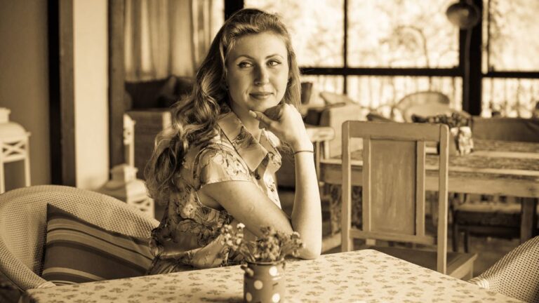 20 Forgotten Etiquette Habits Connecticuters Followed in the 1950s That Few Practice Today