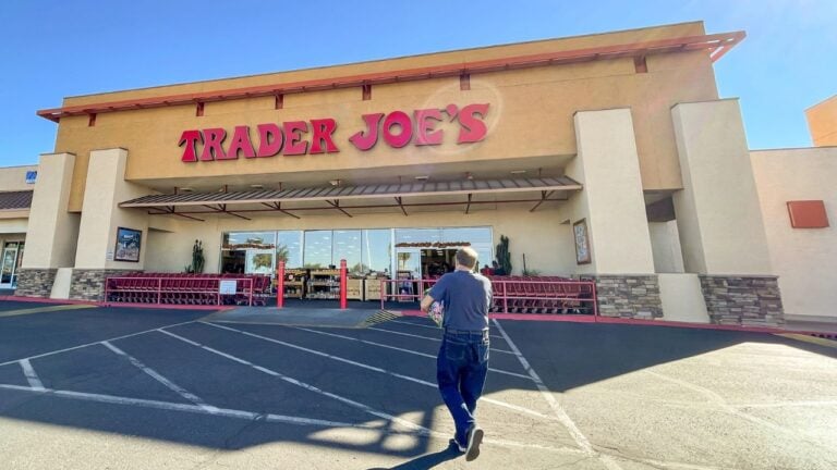 17 Reasons Trader Joe’s Employees Secretly Dread California Shoppers… Unless You Do These Things