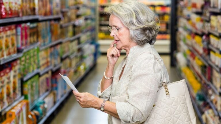 20 Frugal Grocery Habits New York Baby Boomers Still Swear By (That Actually Work)