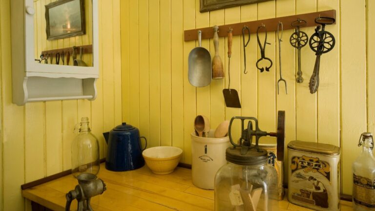 20 Design Touches That Made 1960s Kitchens Totally Groovy in Alabama