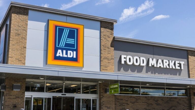 16 Things ALDI Employees Wish Floridians Knew