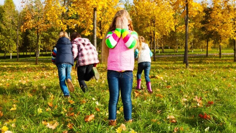 22 Childhood Games Everyone Used to Play in Georgia That Today’s Kids Don’t