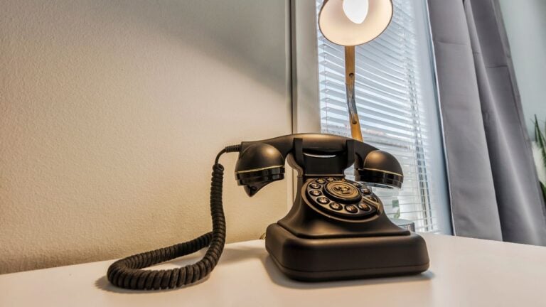 17 Signs Your Missouri Home Is Stuck in a Bad Version of the ’90s