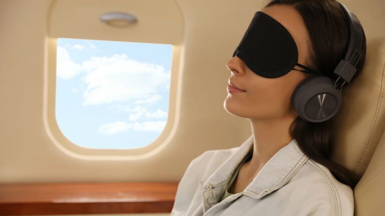 18 Travel Secrets Flight Attendants Wish Virginians Knew