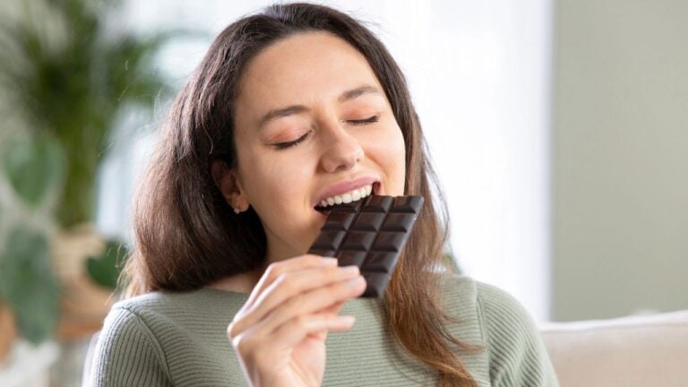 16 Foods That Boost Brainpower for Californians Feeling Brain Fog