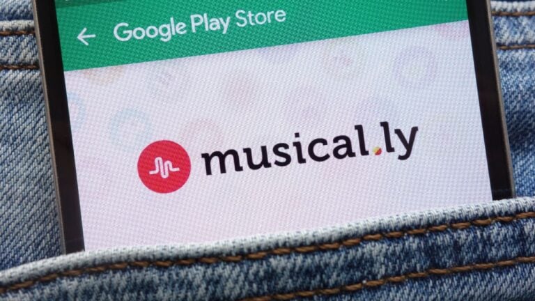 26 Online Trends That Quietly Disappeared Without Any Floridians Noticing