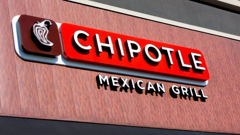 21 Chipotle Secrets California Employees Wish You Knew