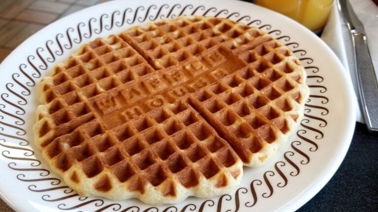 21 Waffle House Orders That Instantly Tell Georgia Servers What Kind of Night You’re Having (LOL Edition)