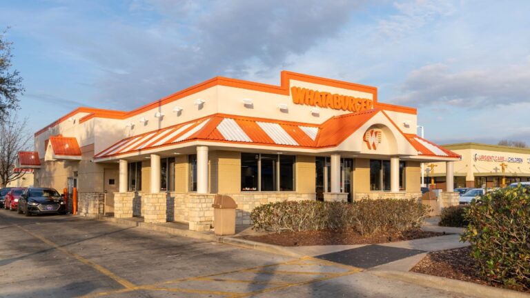 12 Whataburger Habits That Outs You as a Winter Texan