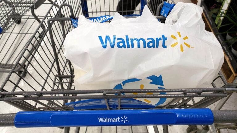 14 Things Florida Retirees Do at Walmart That Gen Z Finds Hilarious