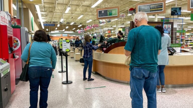 Floridians Can Spot a Snowbird at Publix in 30 Seconds. Here Are the 15 Dead Giveaways