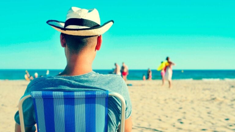 15 Things Floridians Do at the Beach That Tourists Do Completely Wrong