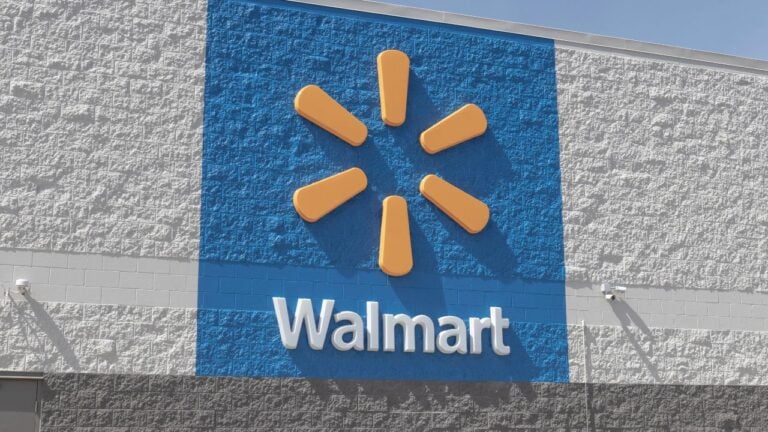8 Walmart Mistakes Florida Seniors Make That Cost Them Every Single Visit