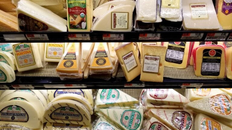 9 Things Aldi Shoppers Always Buy That Publix Shoppers Walk Right Past