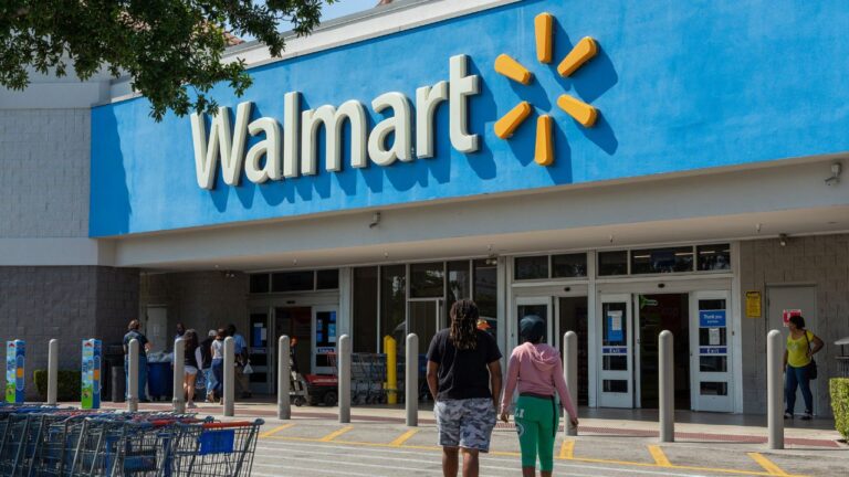 9 Things Texas Walmart Shoppers Do That Florida Shoppers Don’t (And Vice Versa)