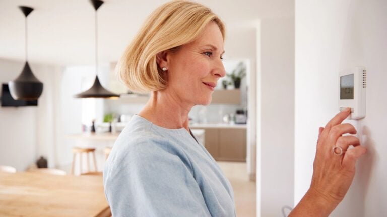 11 Ways Florida Seniors Can Cut Their Summer Electric Bill