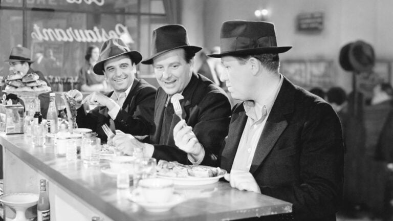 13 Phrases Florida Grandparents Used in the Diner That Have All But Vanished