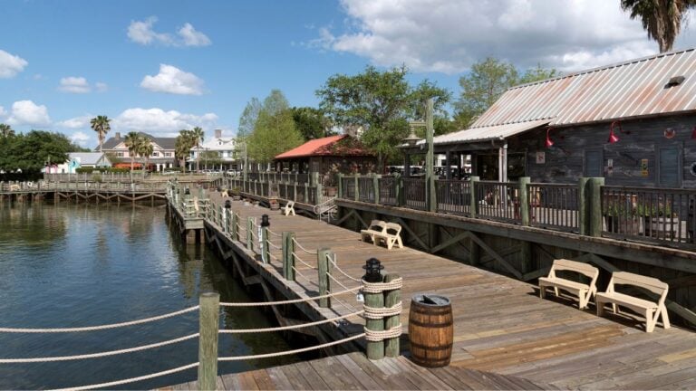 7 Florida Towns Snowbirds Outgrow (and 7 They Settle In For Good)