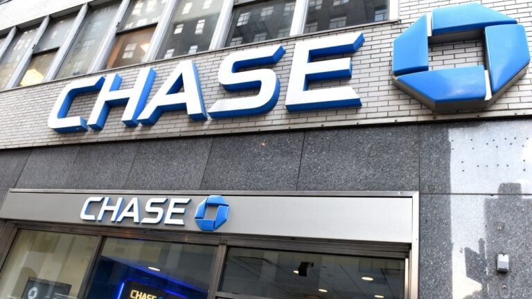 9 Bank Accounts That Pay Floridians to Switch in 2026