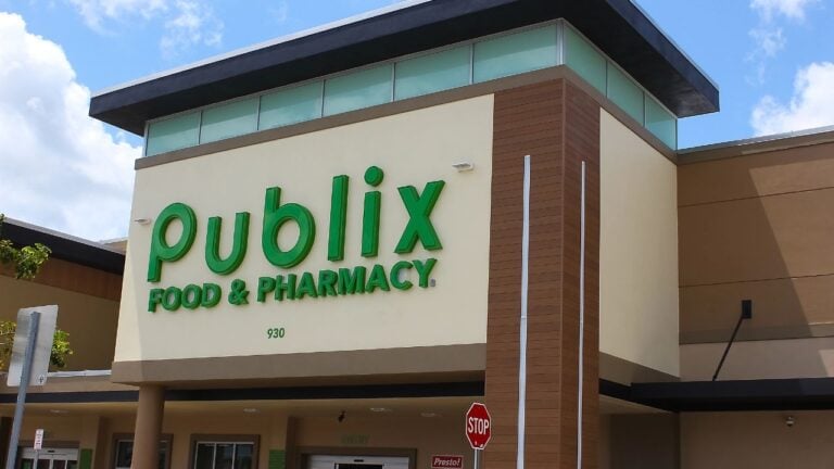 10 Mistakes Publix Employees Watch Alabamians Make During Every Grocery Run