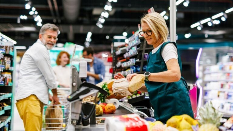 Which Georgia Grocery Stores Give Seniors a Discount in 2026? The Full List