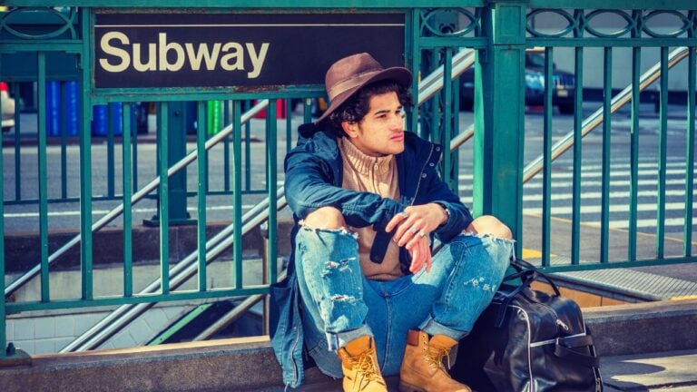 16 Things New Yorkers Do That Tourists Always Get Wrong