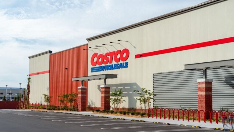 Does Costco Have a Senior Discount? What Florida Shoppers 60+ Get in 2026