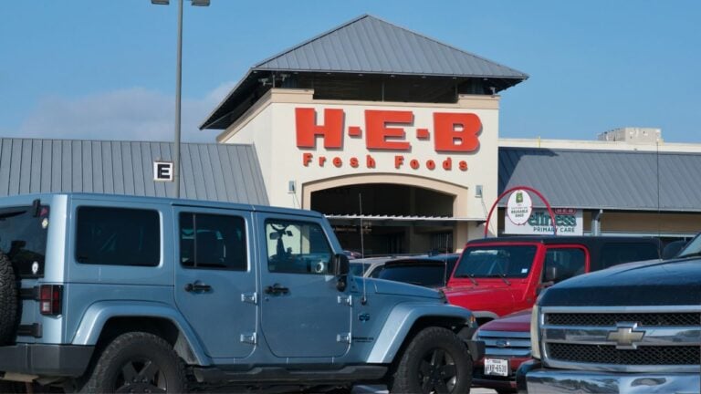 9 H-E-B Store Brands Texans Grab Instead of the Big Names