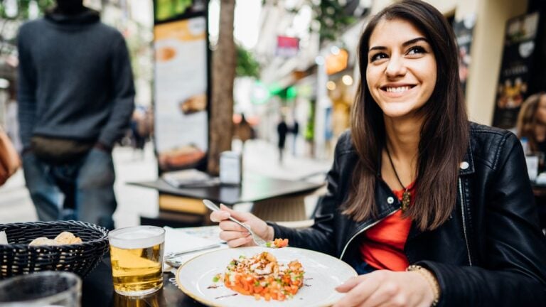 7 Countries With the Longest Lunch Breaks in the World (Floridians, Be Jealous)