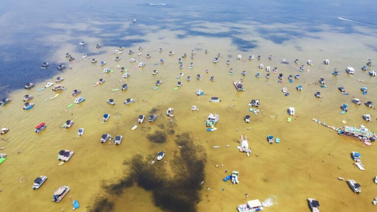 11 Things Floridians Quit Doing the Day Summer Tourists Roll In