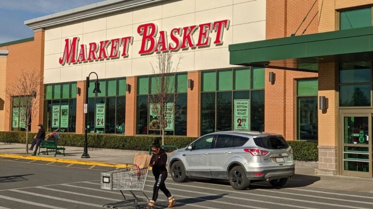 9 Market Basket Habits That Mark a Lifelong Massachusetts Shopper