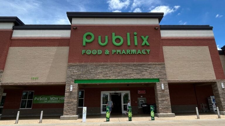 12 Publix Problems That Vanish Once Florida Snowbirds Leave