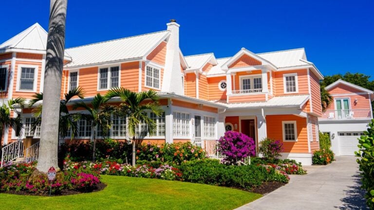 9 Paint Colors That Can Get Florida Homeowners an HOA Letter