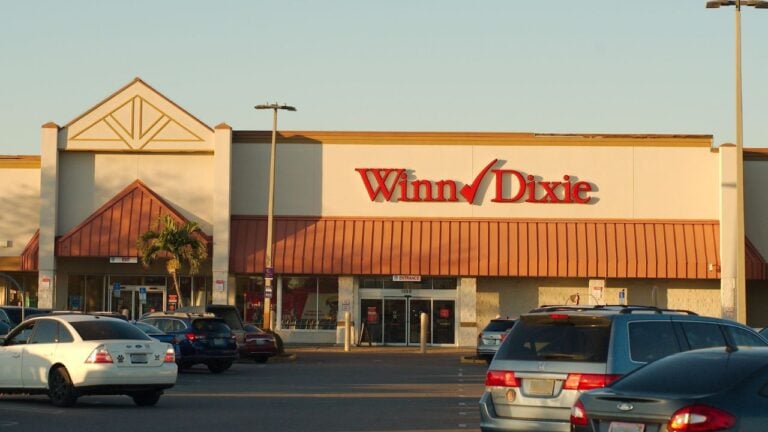 Does Winn-Dixie Have a Senior Discount? What Florida Shoppers 60+ Get in 2026