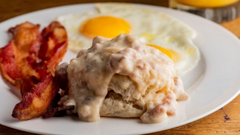 8 Southern Breakfasts Everyone Still Fights About, and Georgia Never Backs Down