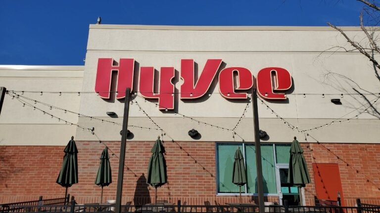 8 Hy-Vee Bakery Buys Missouri Shoppers Grab Every Week