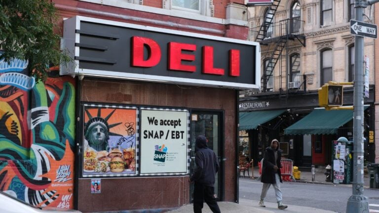 9 Things New Yorkers Do Without Realizing It’s Not Normal Anywhere Else
