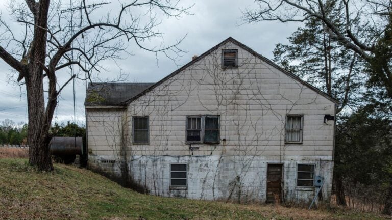 9 South Carolina Squatter Rules That Leave Homeowners Powerless