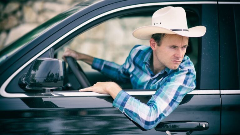 8 Driving Habits That Instantly Reveal You’re Not from Texas
