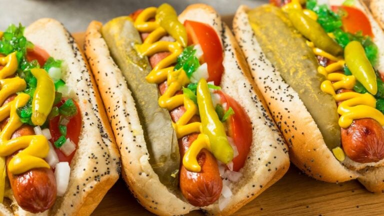 9 Habits That Embarrass Illinoisans the Second They Leave the State
