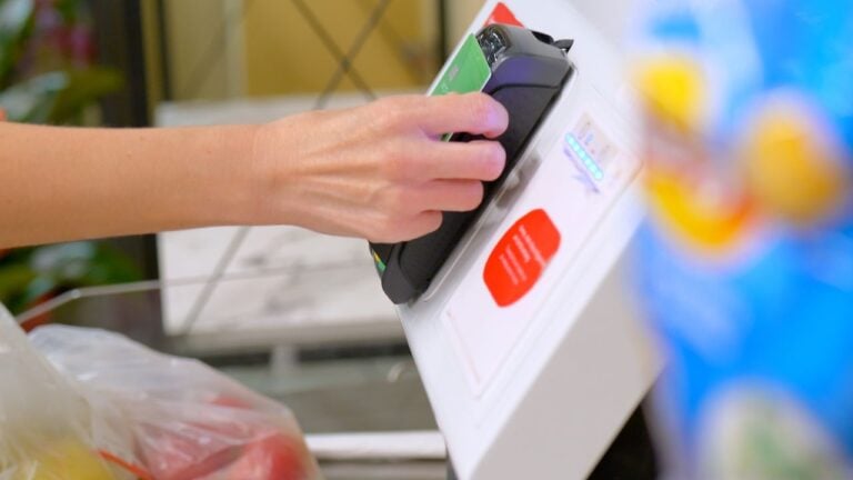 Does Kroger Take Apple Pay? What Georgia Shoppers Can Use at Checkout in 2026