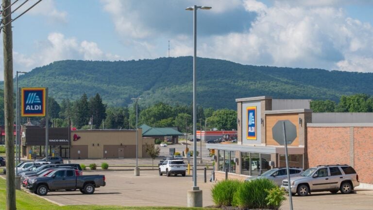 What Time Does Aldi Open and Close? Pennsylvania Store Hours for 2026