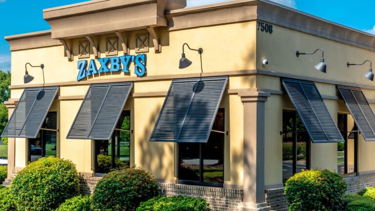 8 Zaxby’s Habits That Instantly Mark a South Carolina Regular